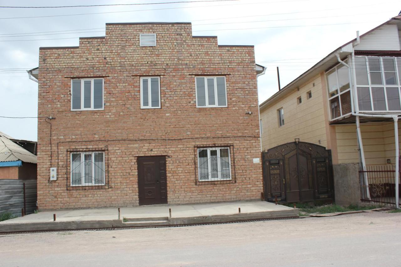 Uz-Anar Guest House Kochkor Habitación foto
